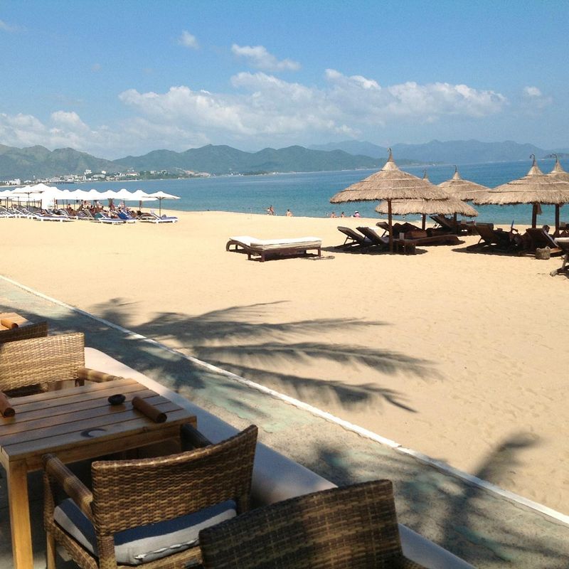 Bãi biển trung tâm Nha Trang - ảnh 4